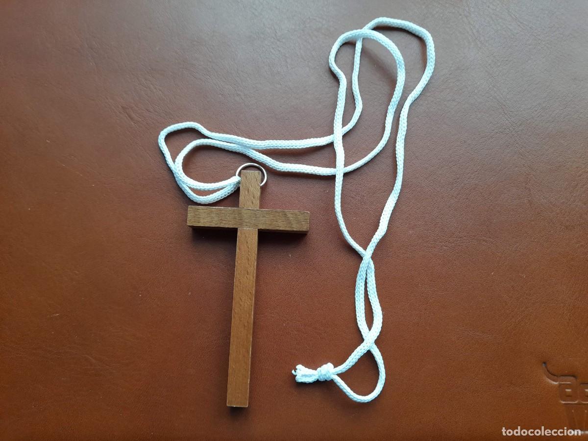 Antig&uuml;edades: Cruz de madera clara - Foto 1