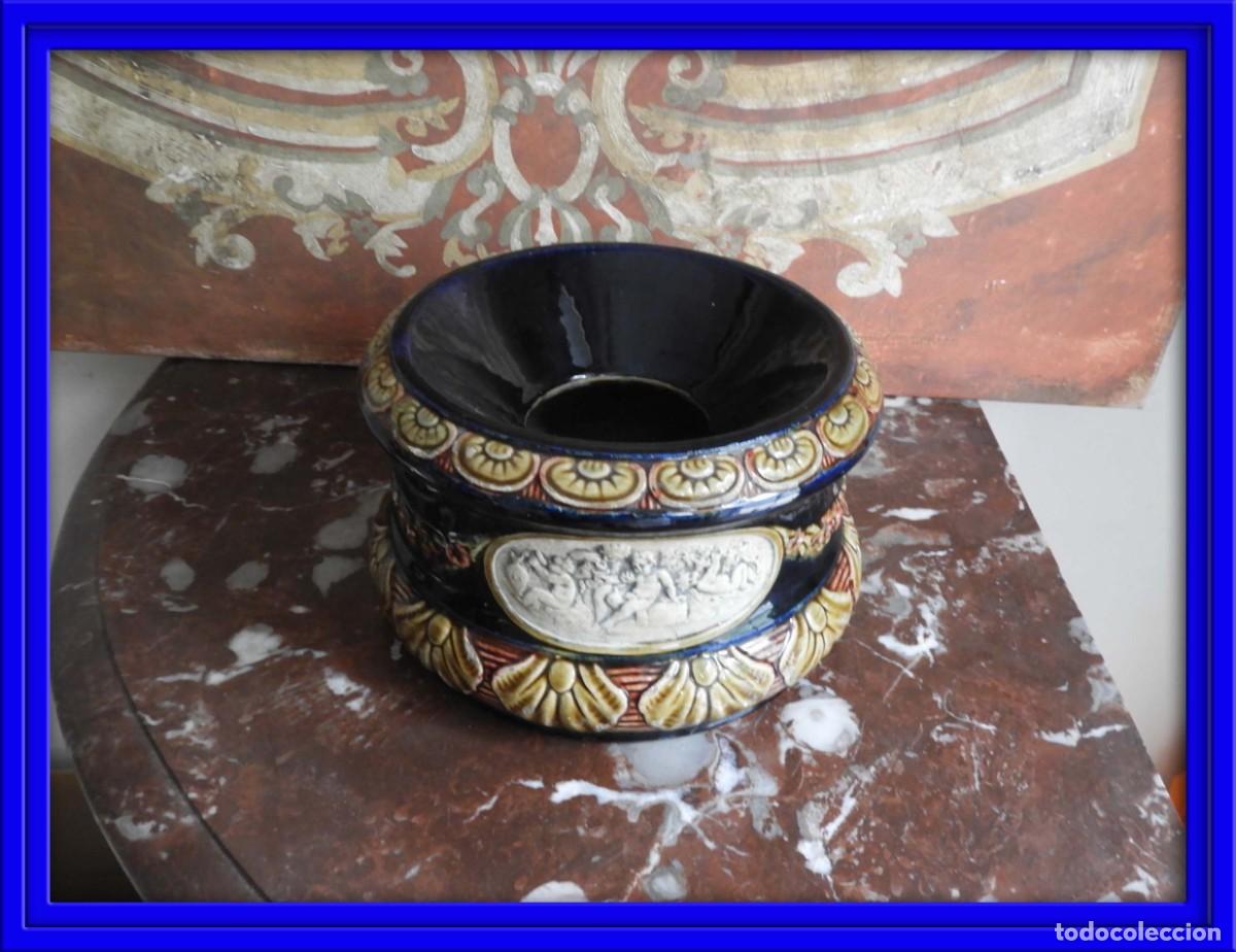Antig&uuml;edades: ESCUPIDERA DE PORCELANA DE MANISES - Foto 1
