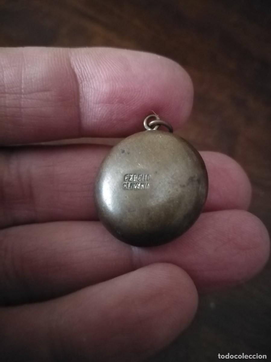 Antig&uuml;edades: Medalla c&aacute;psula, cajita. - Foto 3