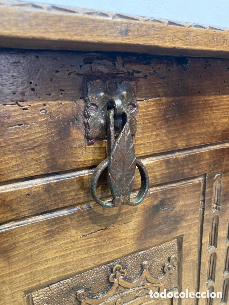 Antig&uuml;edades: Arca nogal restaurada abatible - Foto 12