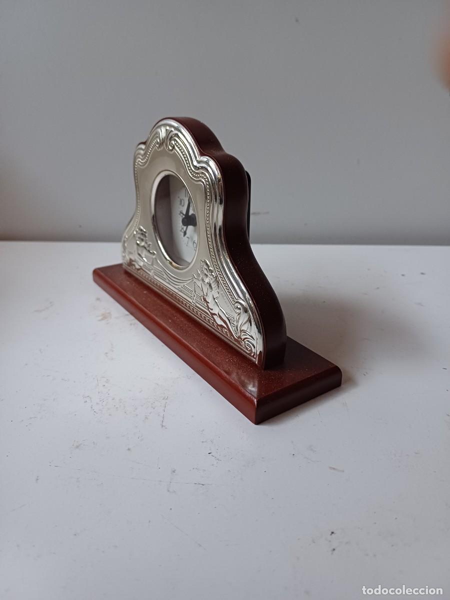 Antig&uuml;edades: RELOJ SOBREMESA PLATA Y MADERA (19 x 11 cms) - Foto 2