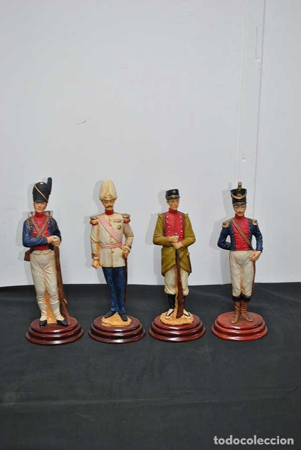 Antig&uuml;edades: JUEGO DE FIGURAS SOLDADOS DE INFANTER&Iacute;A