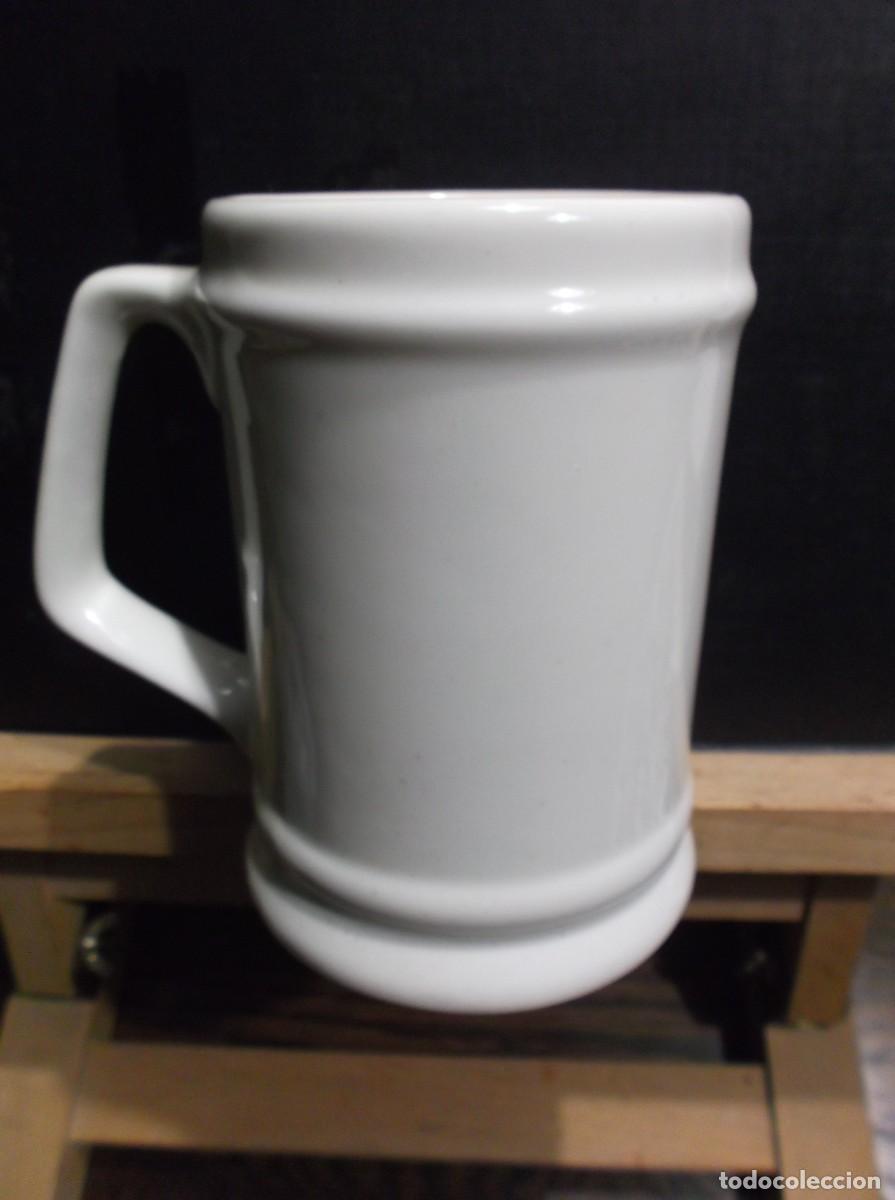 Antig&uuml;edades: JARRA DE CERAMICA BASE AEREA DE MORON 21. - Foto 2