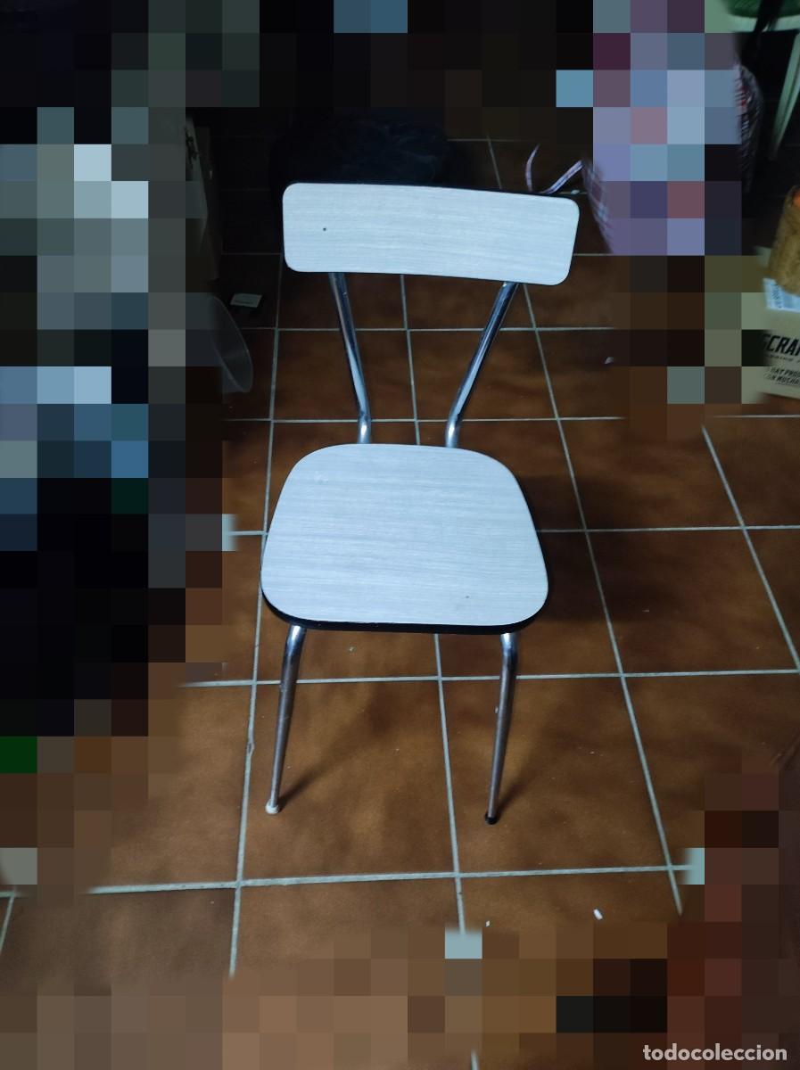 Antig&uuml;edades: Silla cocina a&ntilde;os 70 - Foto 1