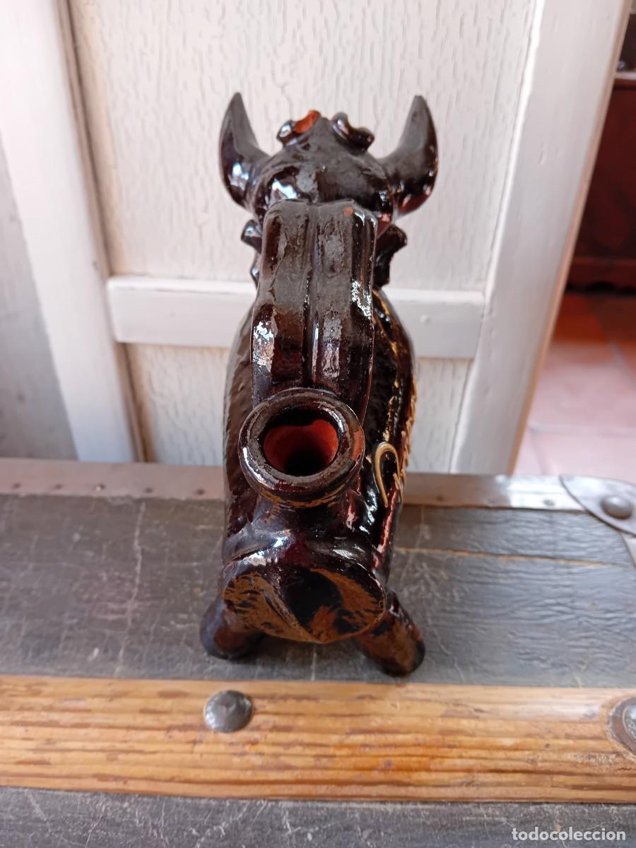 Antig&uuml;edades: Botijo toro de cer&aacute;mica Priego Cuenca - Foto 4