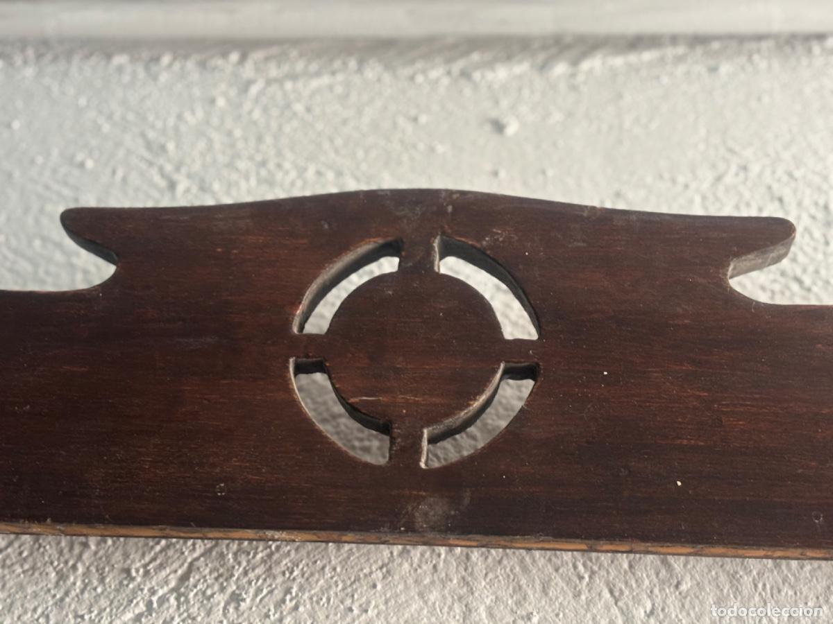 Antig&uuml;edades: Antigua coronaci&oacute;n de mueble - Foto 2