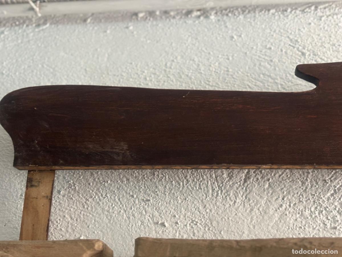 Antig&uuml;edades: Antigua coronaci&oacute;n de mueble - Foto 4