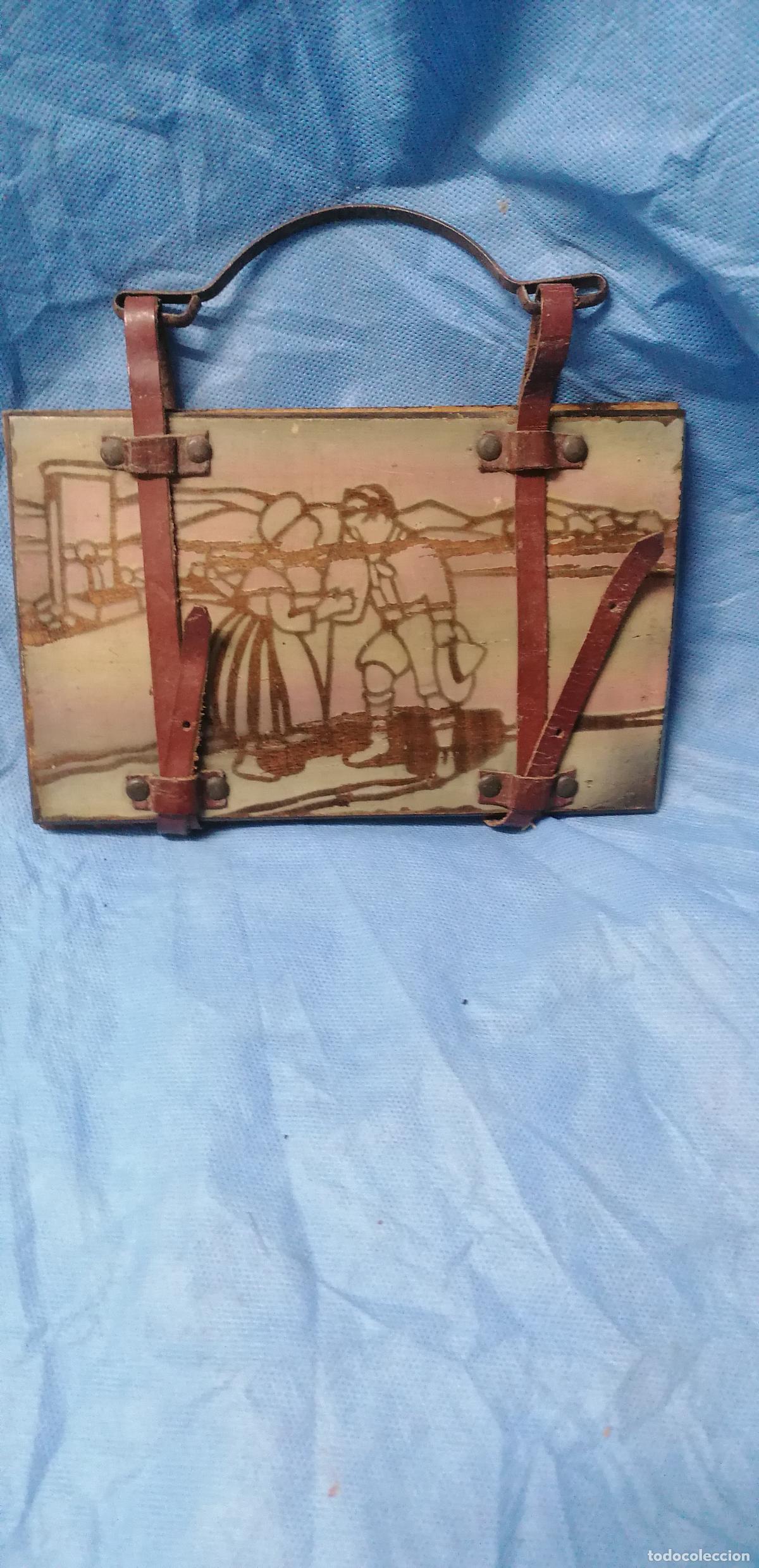 Antiques: PIEZA DE MUSEO ANTIGUO CABA ESCOLAR DE MADERA CON DIBUJO A&Ntilde;OS 30-40