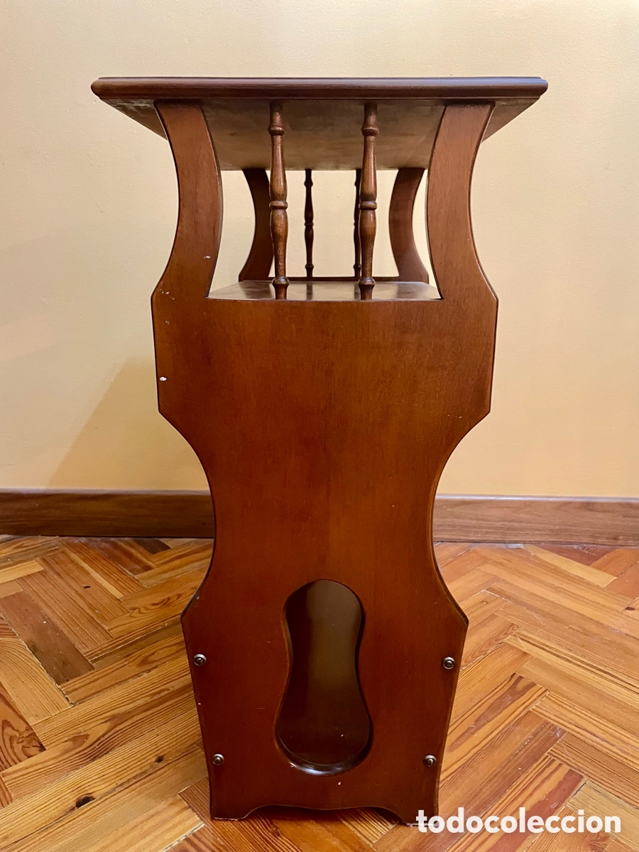 Antig&uuml;edades: Mesa auxiliar revistero - Foto 2