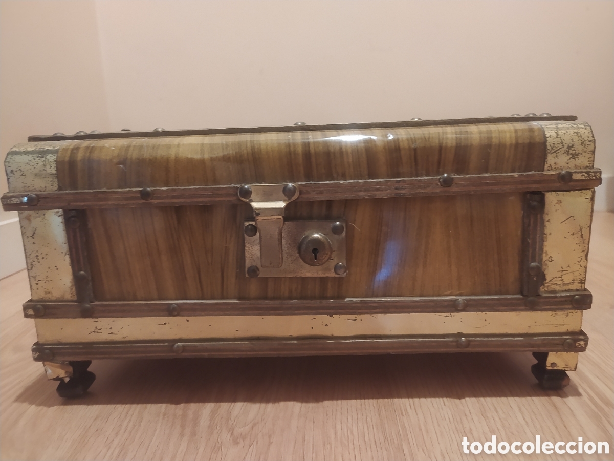 Antig&uuml;edades: Arc&oacute;n madera y chapa - Foto 1