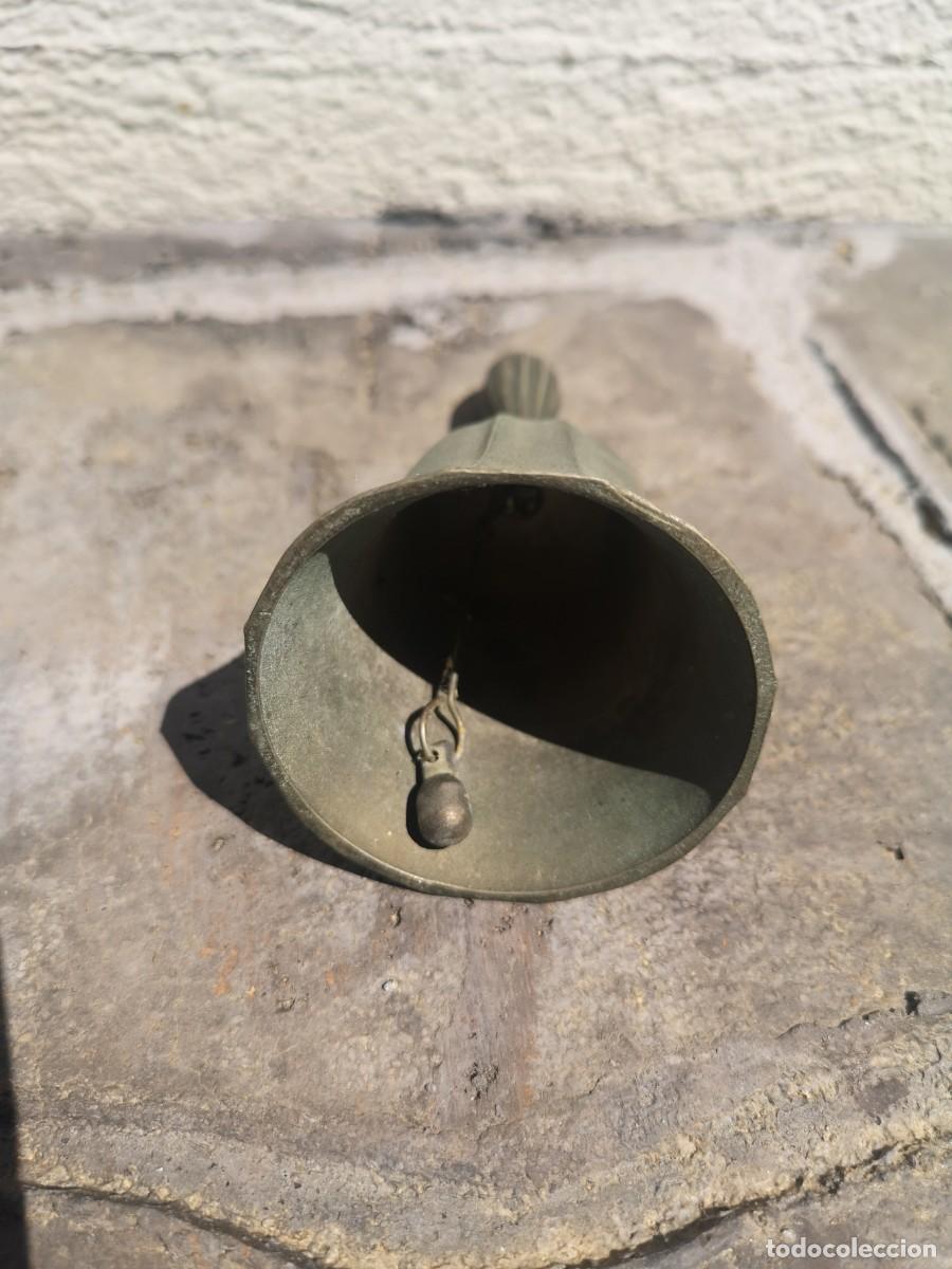 Antig&uuml;edades: Campana met&aacute;lica - Foto 2