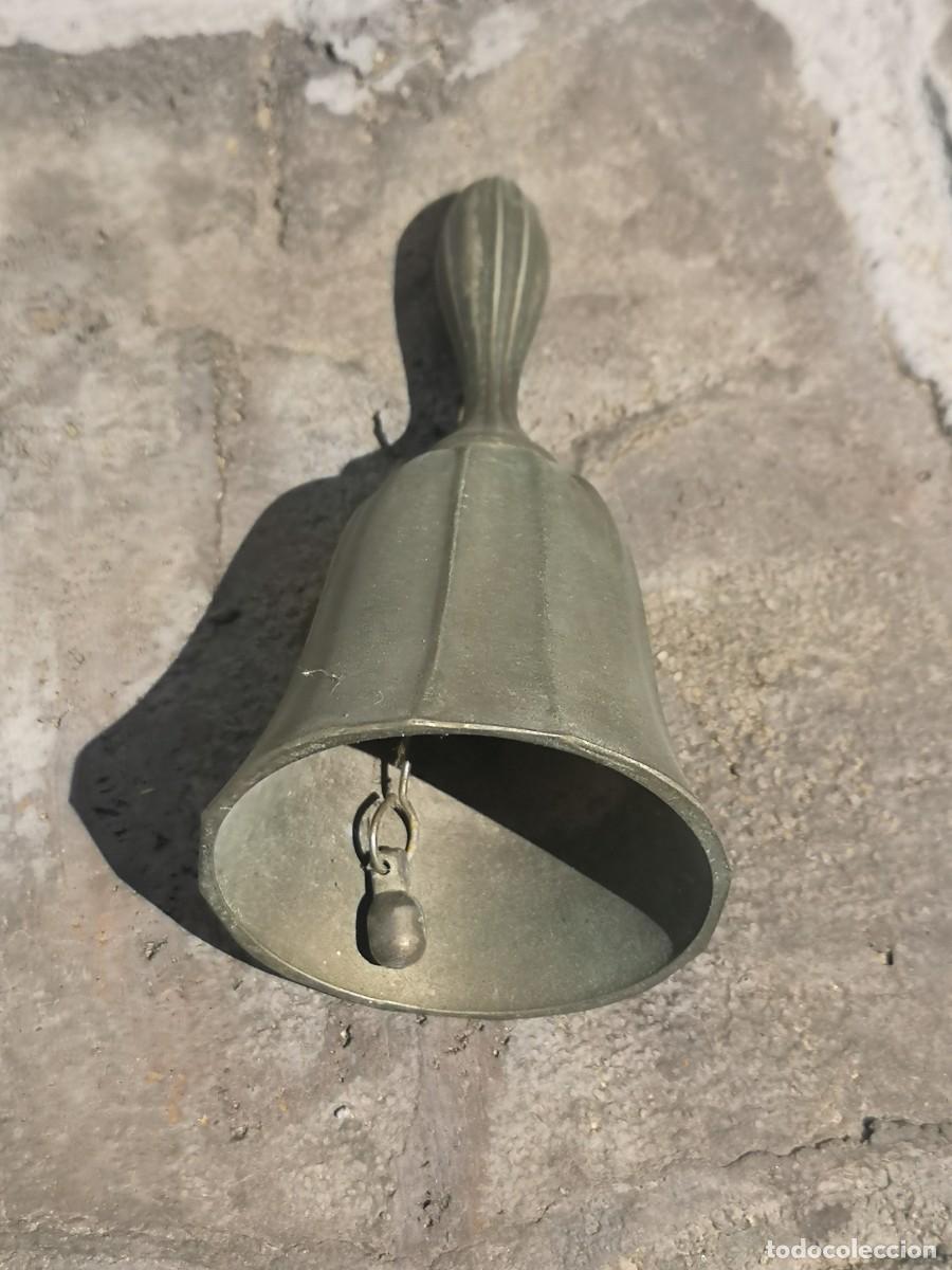 Antig&uuml;edades: Campana met&aacute;lica - Foto 3