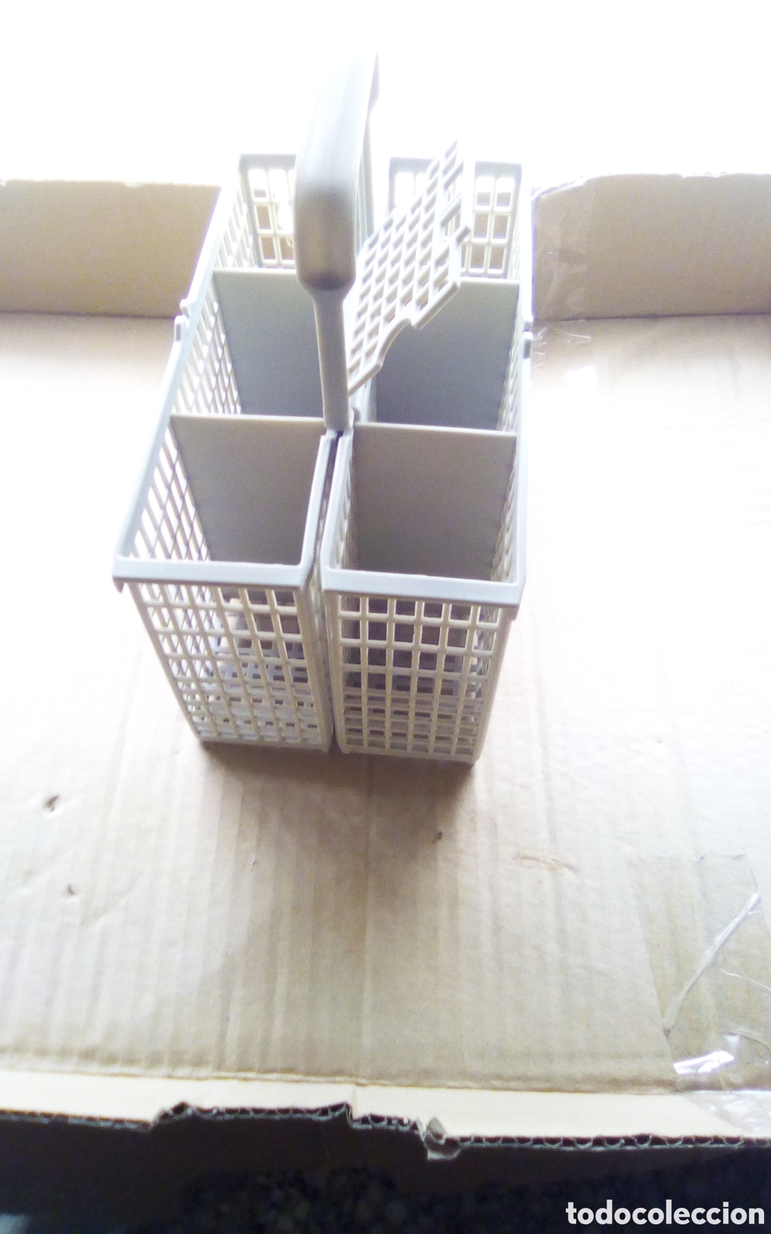 Antiquit&eacute;s: Antiguo escurridor para cubiertos. A&ntilde;os 60s/70s. Mide 24*13*13 cm. Ver fotos.