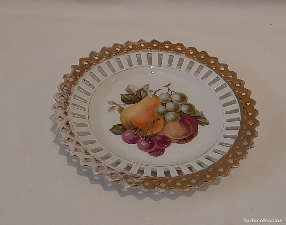 Antig&uuml;edades: Plato de encaje de porcelana - Foto 1