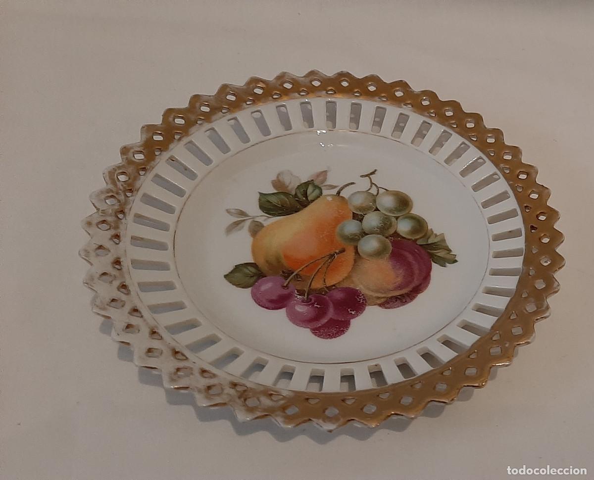Antig&uuml;edades: Plato de encaje de porcelana - Foto 2