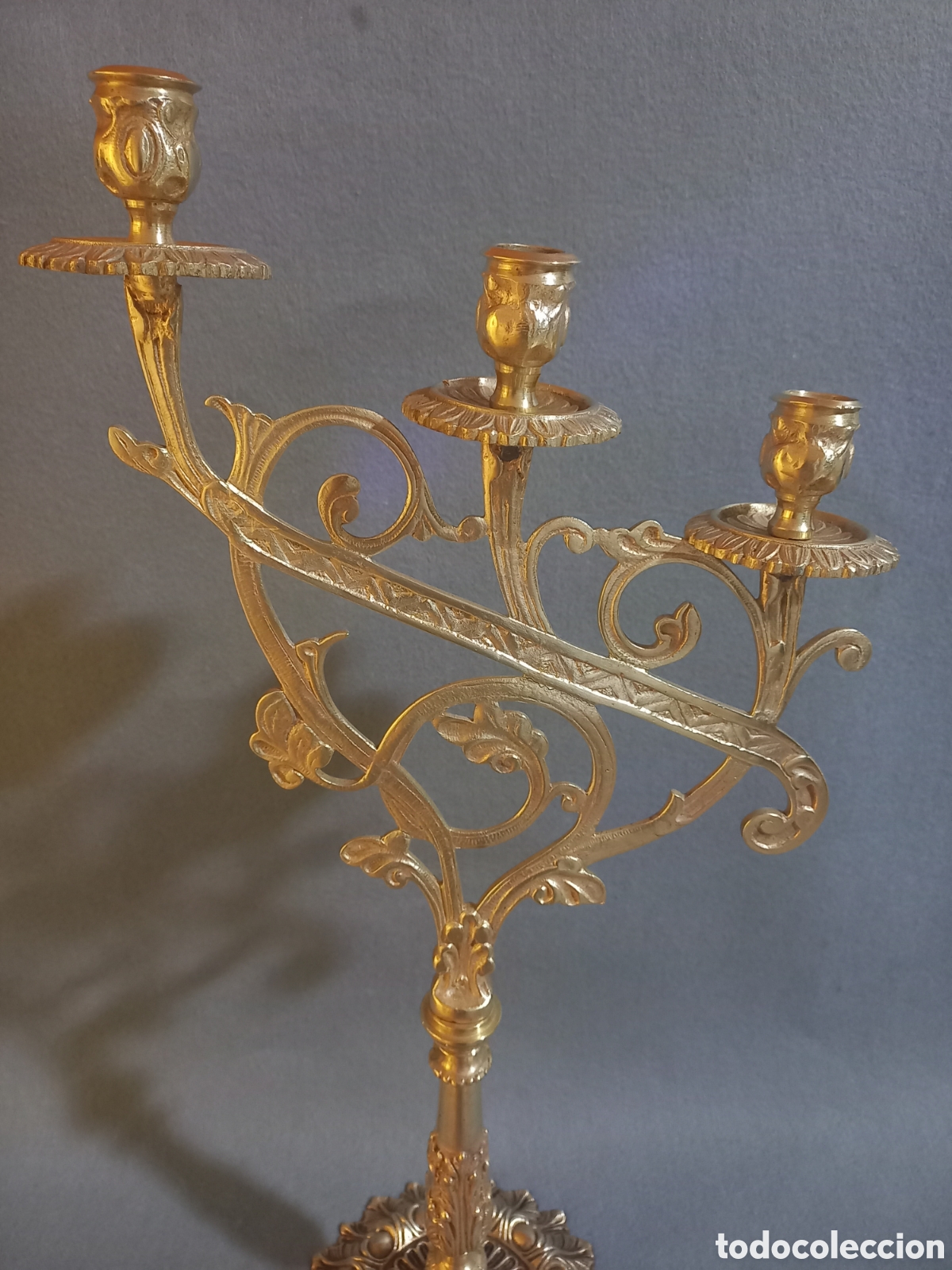 Antig&uuml;edades: Candelabro de bronce - Foto 5