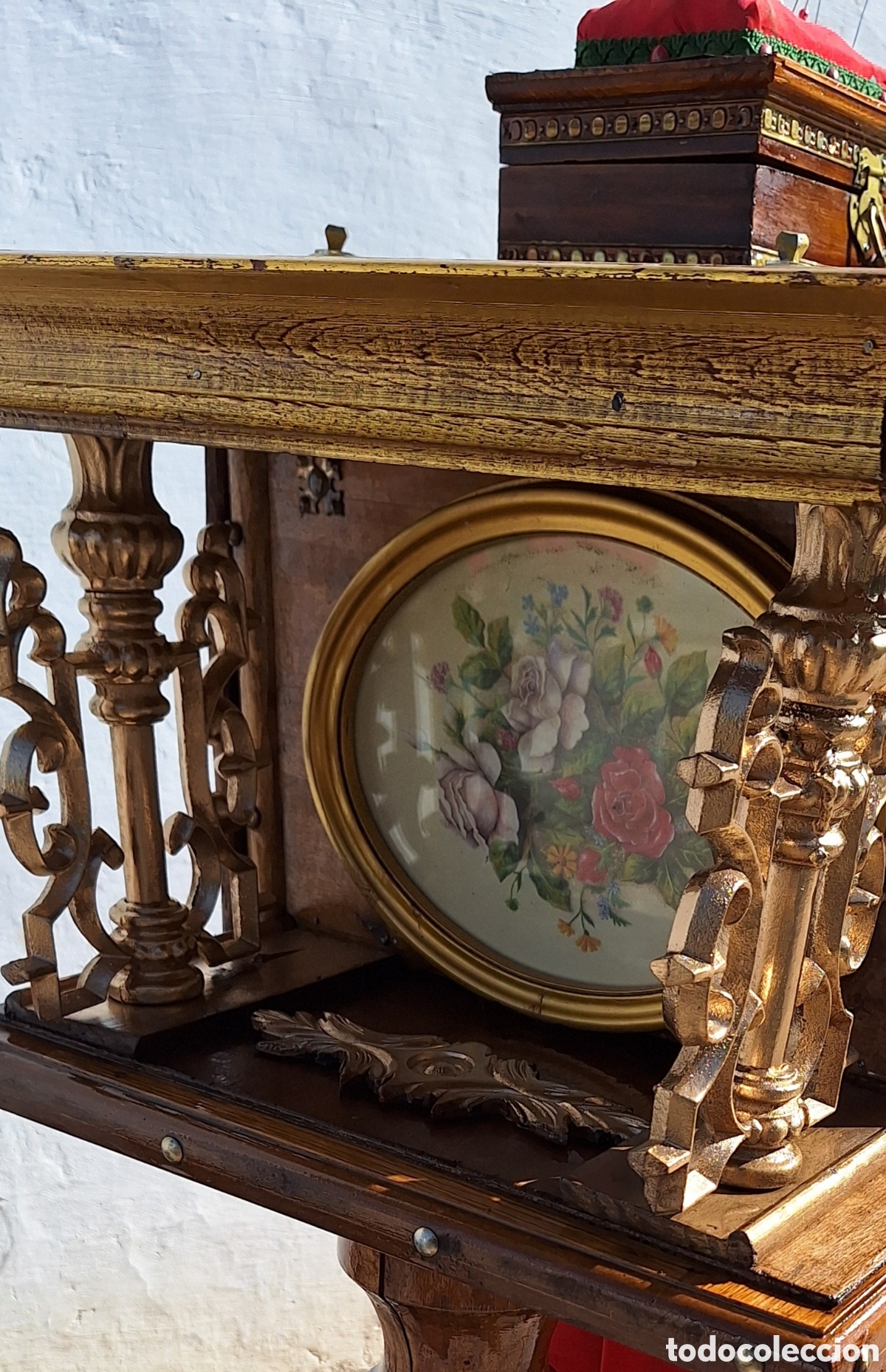 Antig&uuml;edades: Costurero de madera metal y bronce - Foto 3
