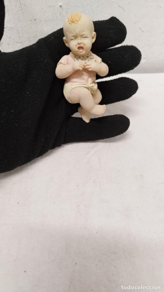 Oggetti Antichi: Antigua peque&ntilde;a figura, escultura de un beb&eacute;.Ni&ntilde;o peque&ntilde;o