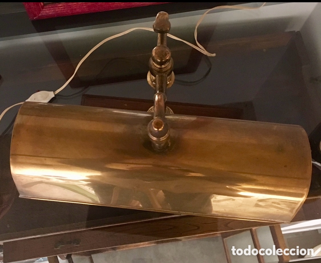 Antig&uuml;edades: L&aacute;mpara de escritorio. Mid-Century. Bronce y madera. - Foto 2