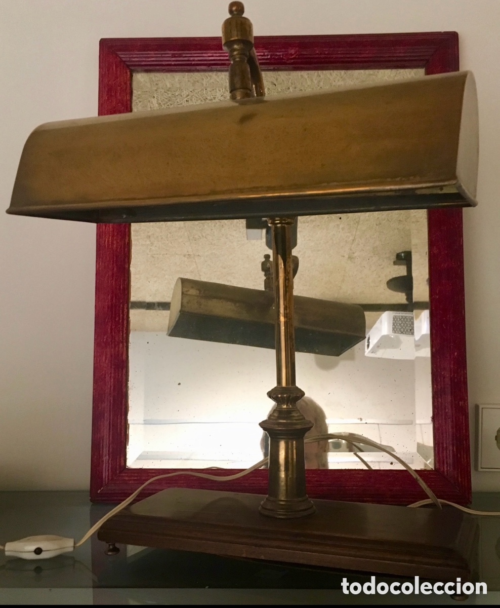 Antig&uuml;edades: L&aacute;mpara de escritorio. Mid-Century. Bronce y madera. - Foto 1