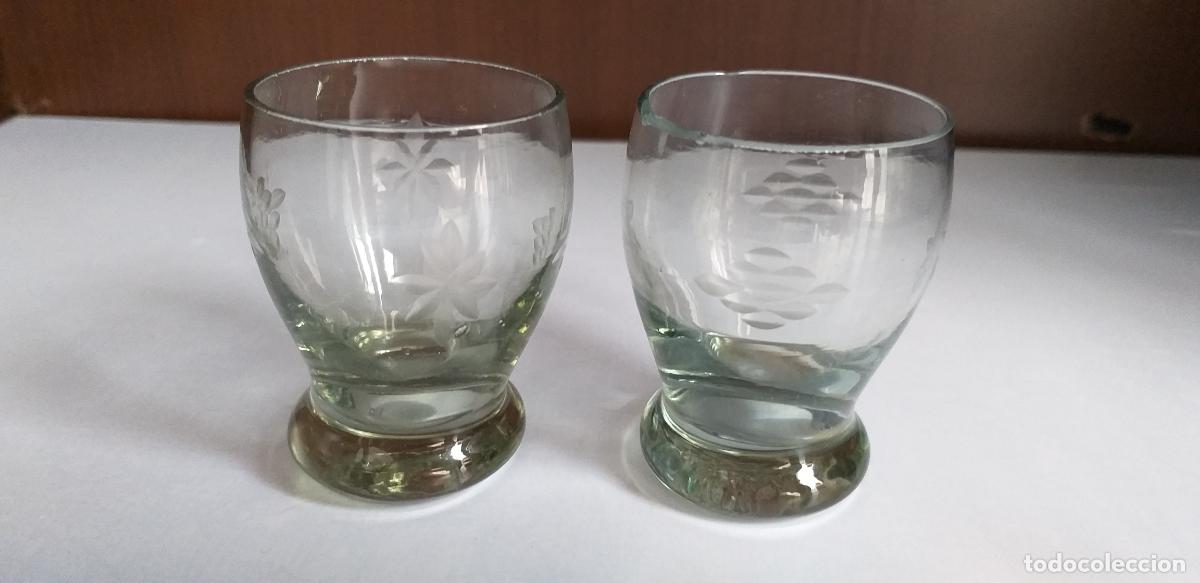 Antig&uuml;edades: 2 vasos de chupito de cristal - Foto 3