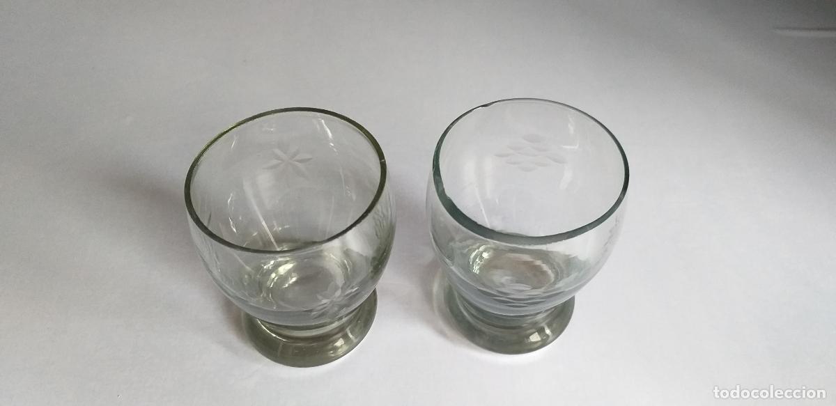 Antig&uuml;edades: 2 vasos de chupito de cristal - Foto 4