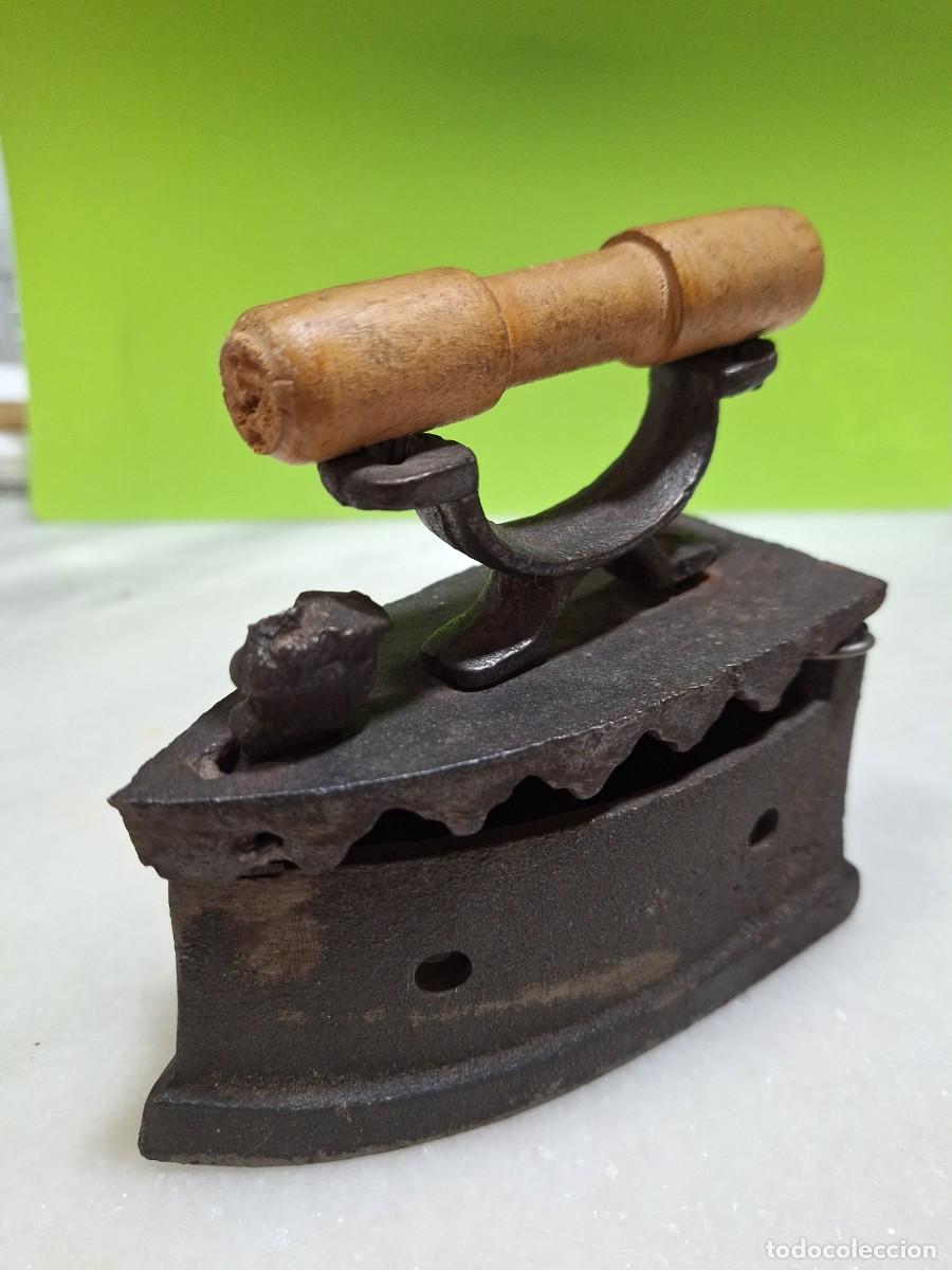 Antig&uuml;edades: Peque&ntilde;a plancha de hierro. - Foto 1