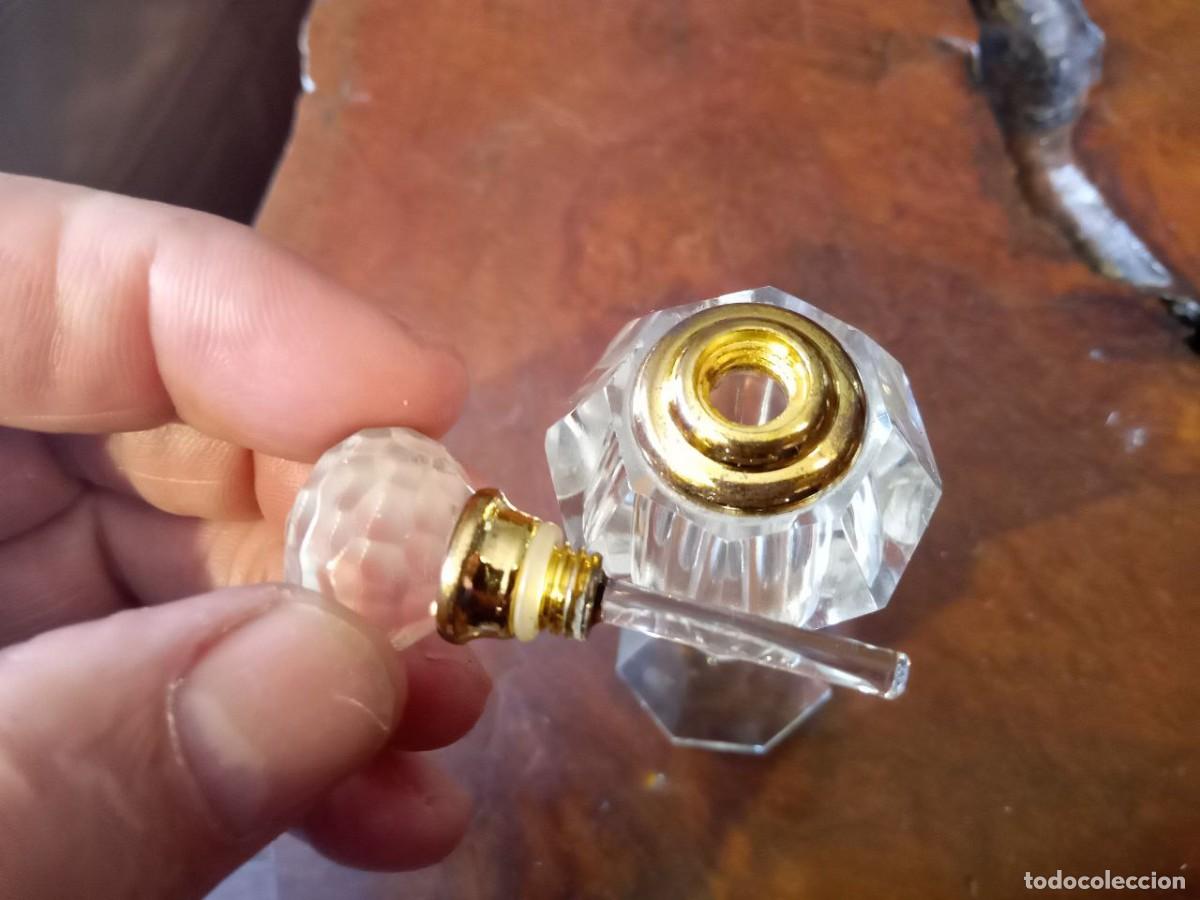 Antig&uuml;edades: BOTELLA PARA PERFUME DE CRISTAL 11 CM - Foto 3