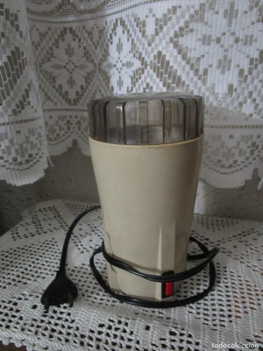 Antiquit&eacute;s: ANTIGUO MOLINILLO DE CAFE TAURUS LUNIC