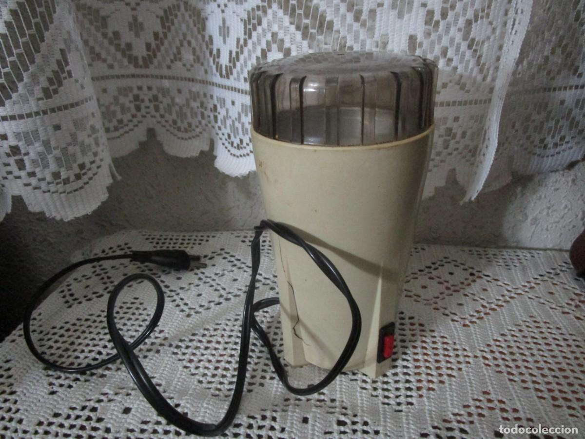 Antig&uuml;edades: ANTIGUO MOLINILLO DE CAFE TAURUS LUNIC - Foto 3