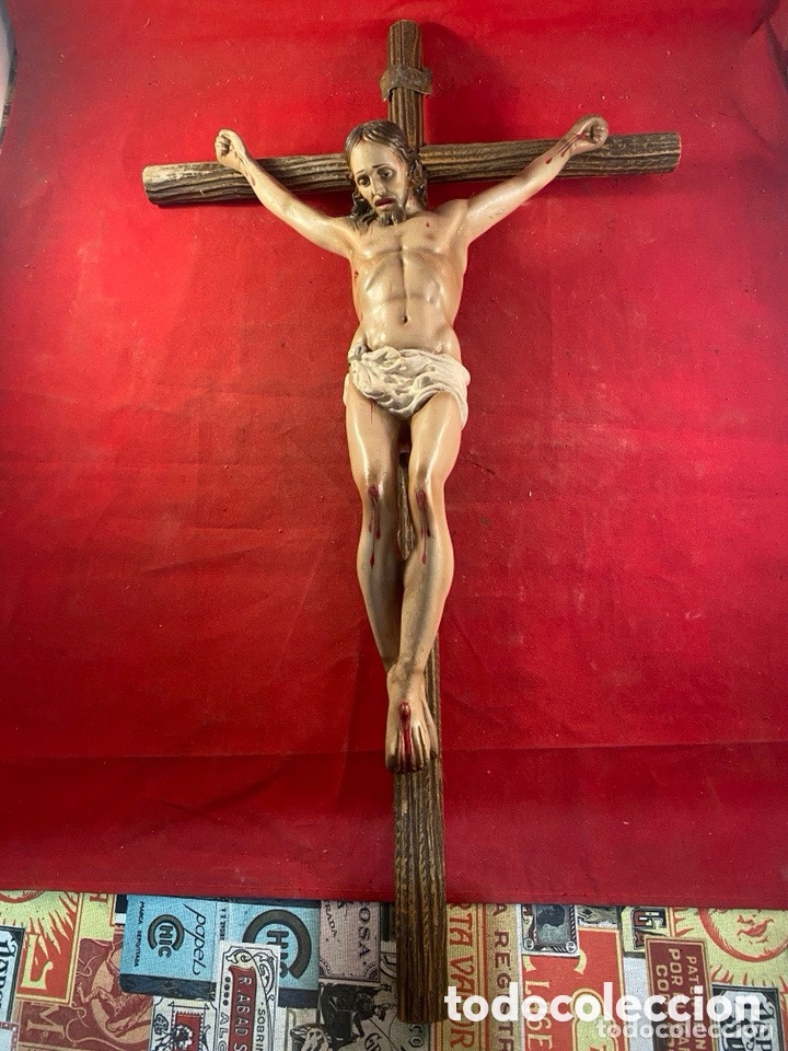 Antig&uuml;edades: Cristo crucificado con cruz de madera - Foto 1