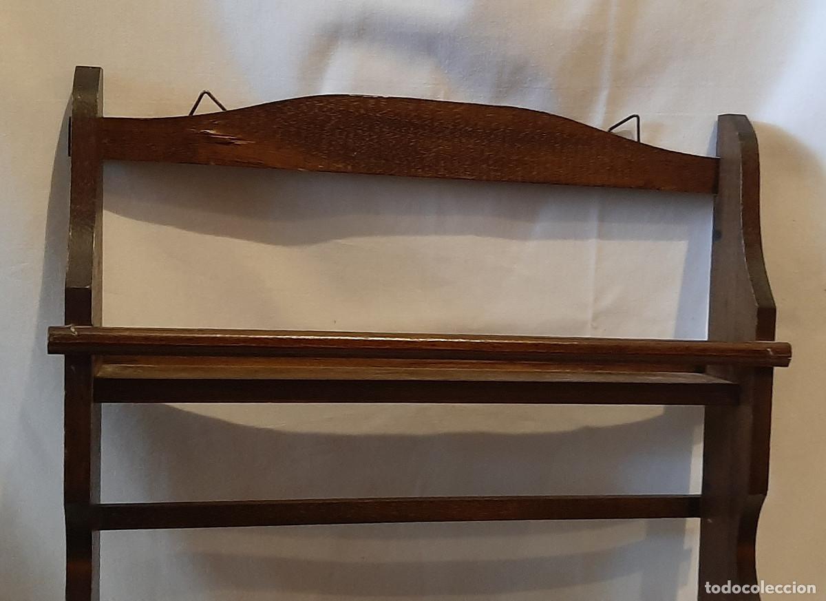 Antig&uuml;edades: Estanter&iacute;a de madera...coleccionismo - Foto 2