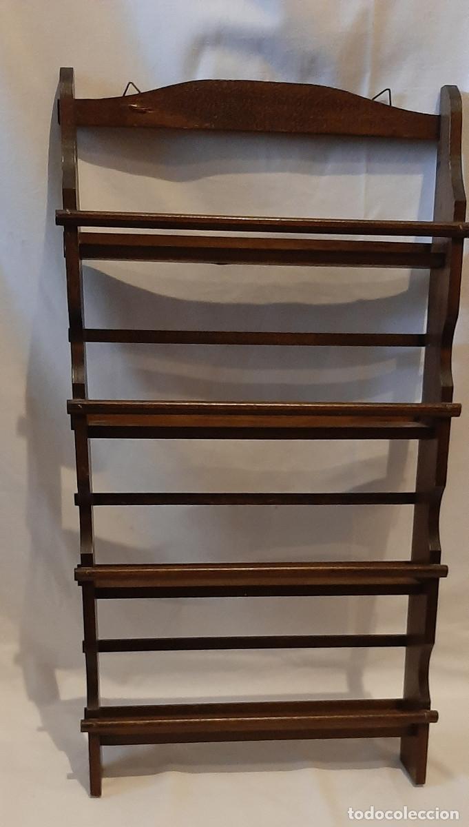 Antig&uuml;edades: Estanter&iacute;a de madera...coleccionismo - Foto 3
