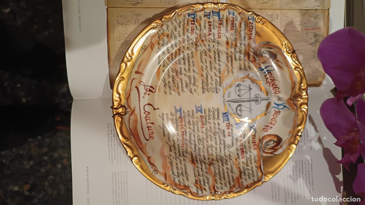 Antig&uuml;edades: Plato de porcelana el Dec&aacute;logo del Abogado - Foto 1