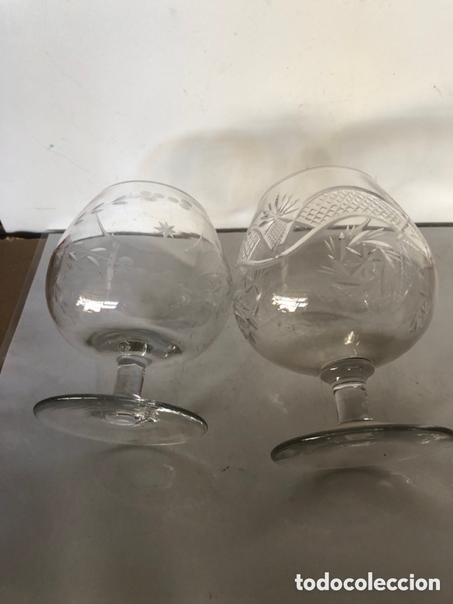 Antig&uuml;edades: 2 copas de co&ntilde;ac de cristal tallado - Foto 2