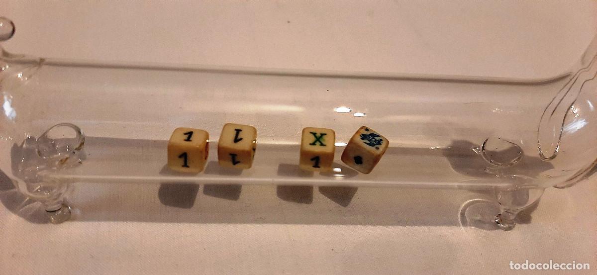 Antig&uuml;edades: Juego de dados en perro de cristal - Foto 3