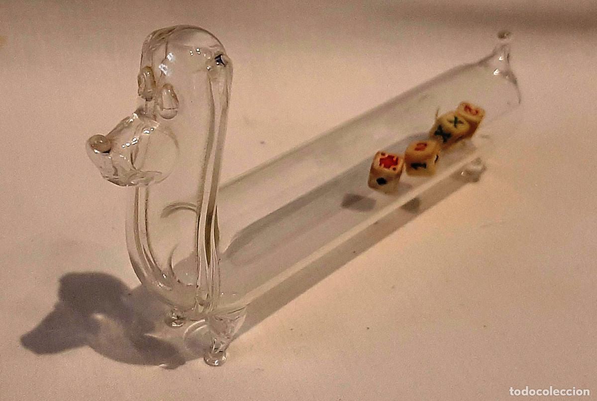 Antig&uuml;edades: Juego de dados en perro de cristal - Foto 5