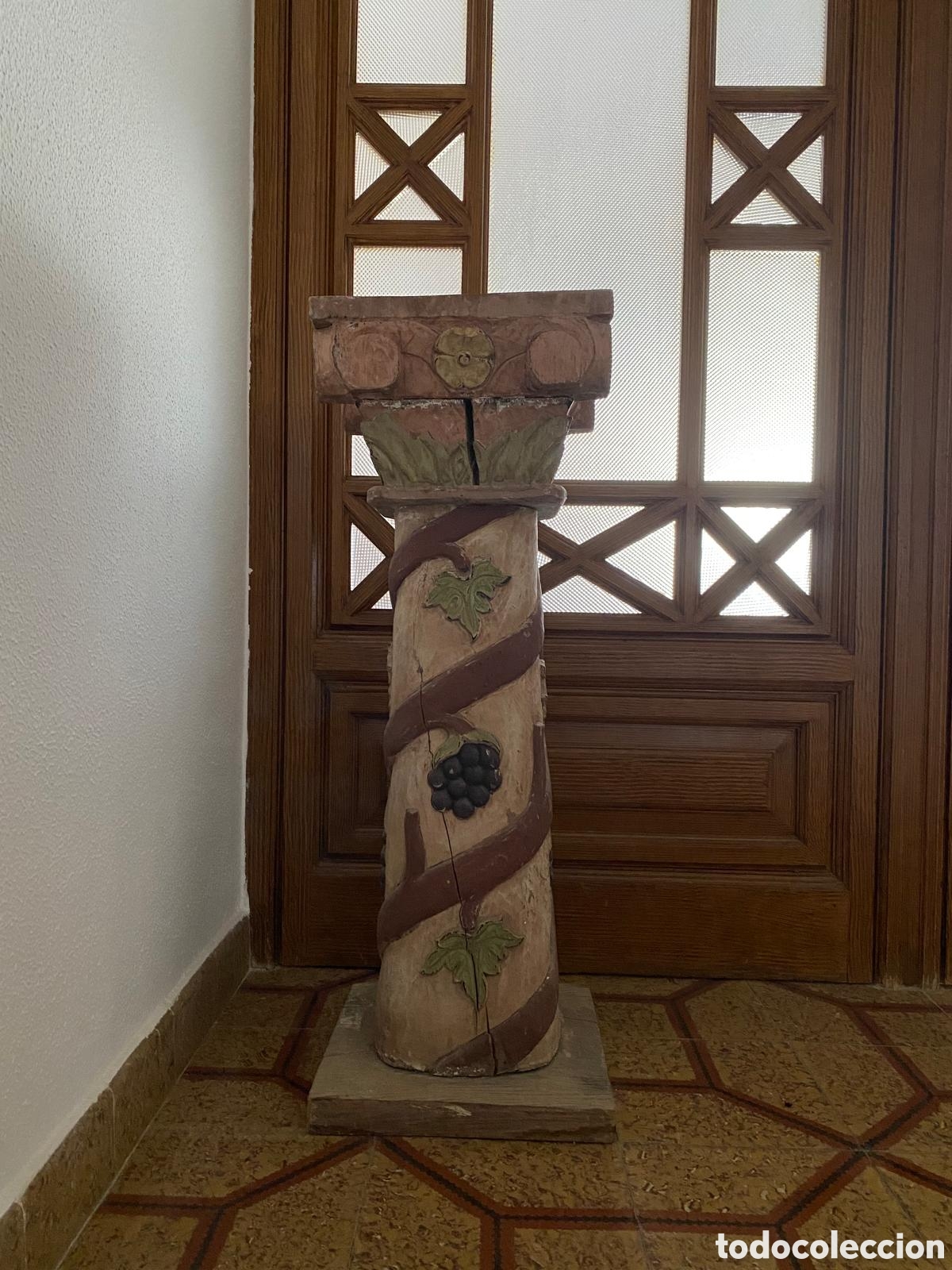 Antig&uuml;edades: COLUMNAS DE MADERA POLICROMADA - Foto 2