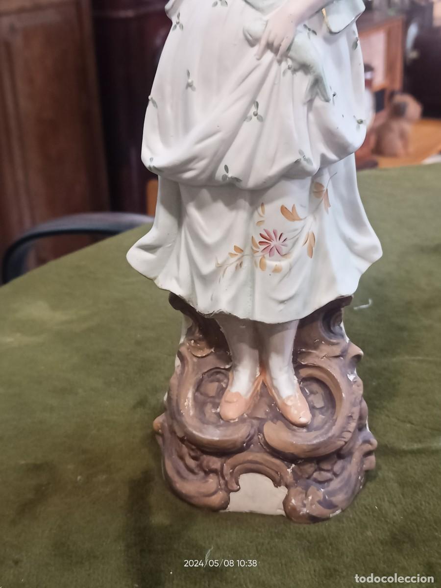 Antig&uuml;edades: Figura en porcelana biscuit. REF-3769 - Foto 2