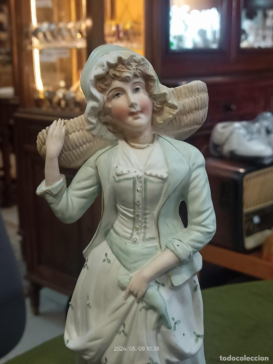 Antig&uuml;edades: Figura en porcelana biscuit. REF-3769 - Foto 3