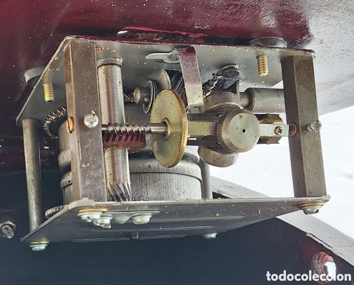 Antig&uuml;edades: Gramofono de madera y metal - Foto 3