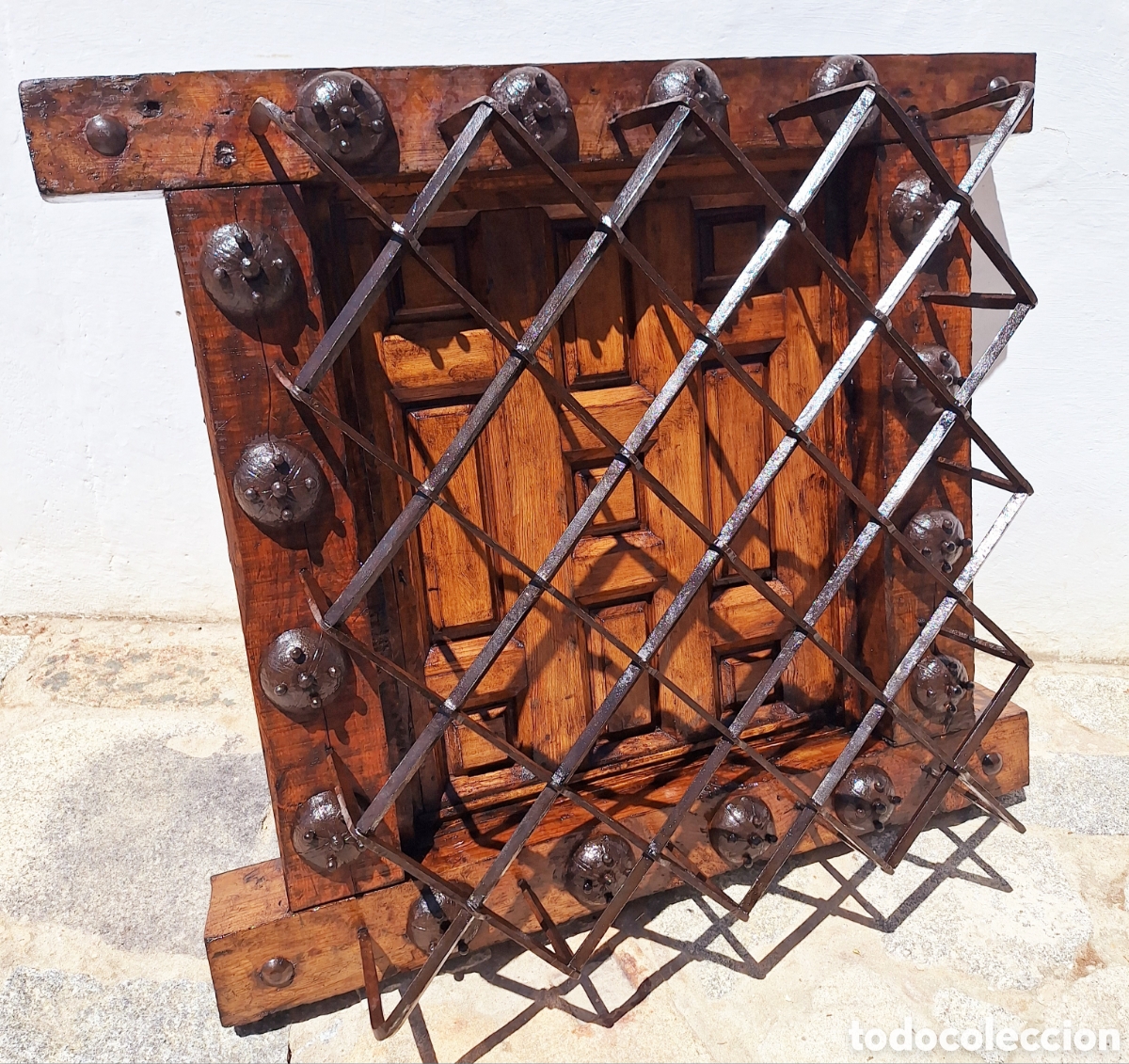 Antig&uuml;edades: Reja de convento de madera y forja - Foto 2