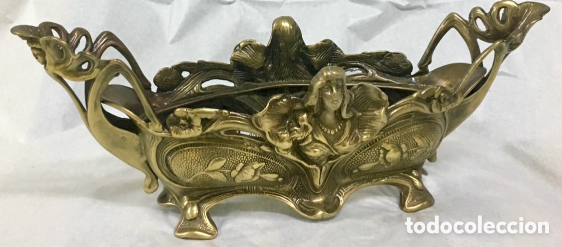 Antig&uuml;edades: Centro de mesa. Modernista. Bronce. 1900&rsquo;. - Foto 1