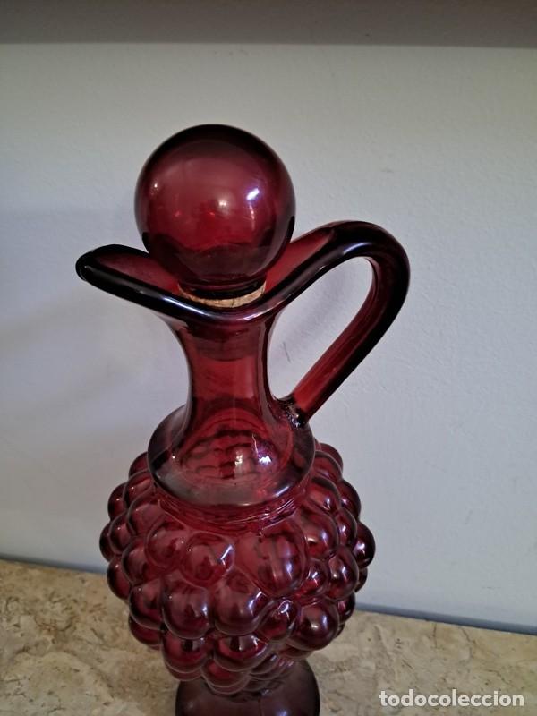 Antig&uuml;edades: LICORERA - JARRA - DE CRISTAL ROJO EN FORMA DE RACIMO DE UVAS - Foto 3