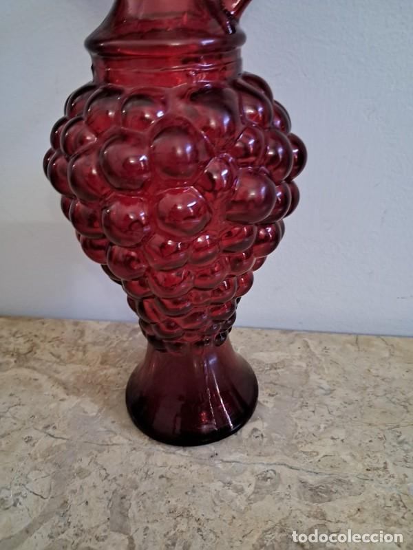 Antig&uuml;edades: LICORERA - JARRA - DE CRISTAL ROJO EN FORMA DE RACIMO DE UVAS - Foto 4