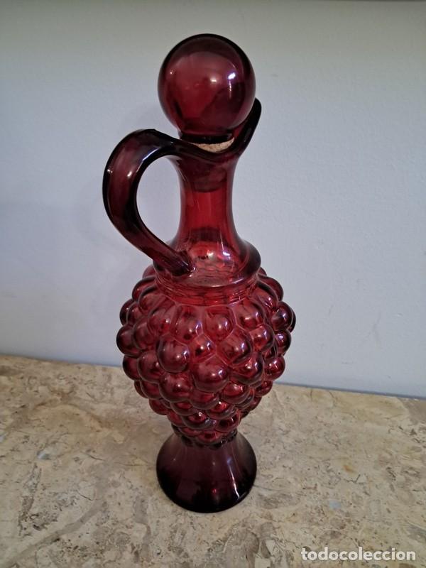 Antig&uuml;edades: LICORERA - JARRA - DE CRISTAL ROJO EN FORMA DE RACIMO DE UVAS - Foto 6
