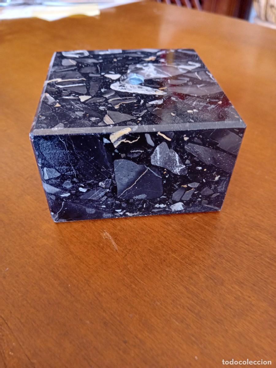 Antig&uuml;edades: Peana negra de m&aacute;rmol veteado - Foto 3