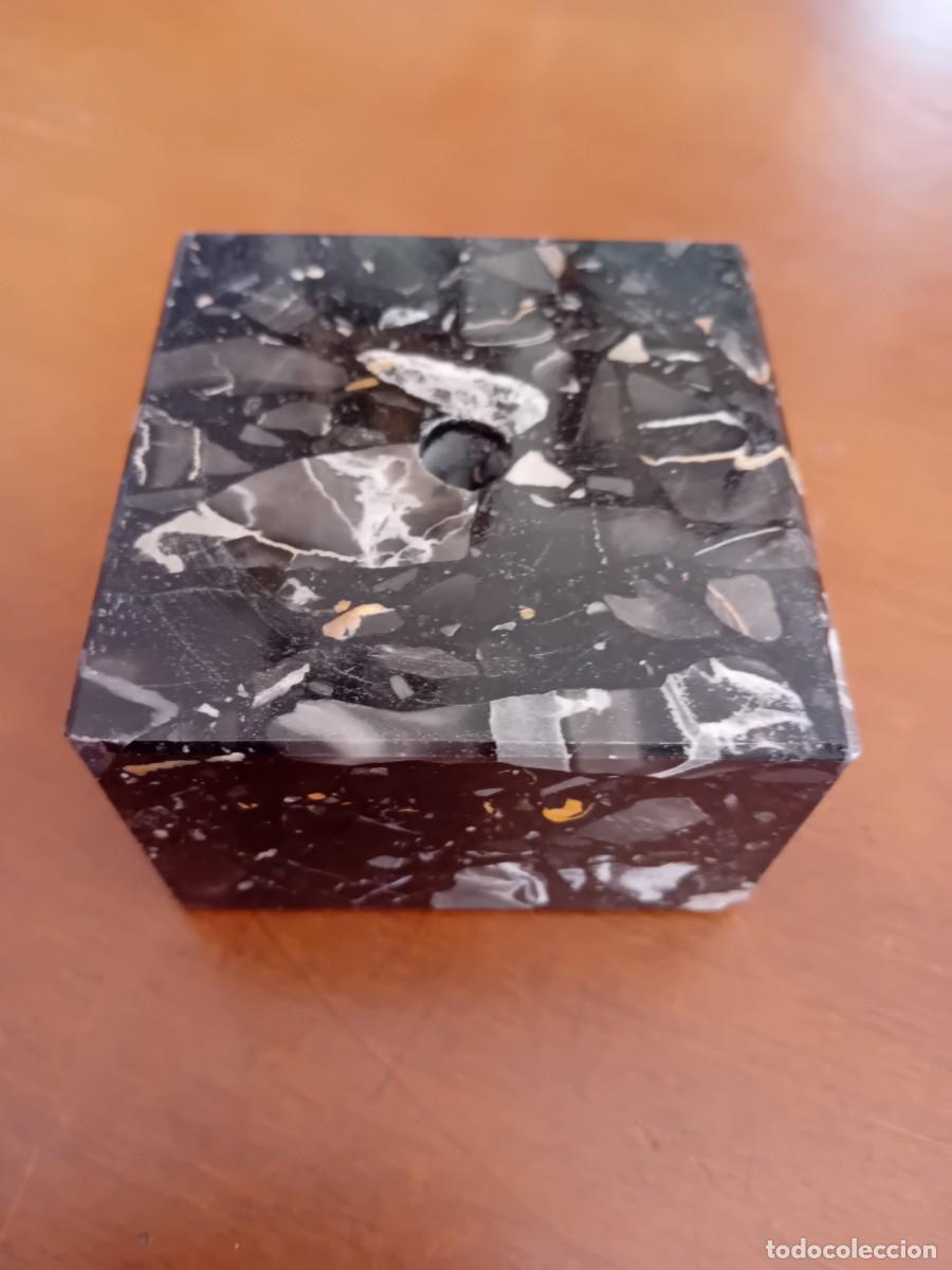 Antig&uuml;edades: Peana negra de m&aacute;rmol veteado - Foto 5