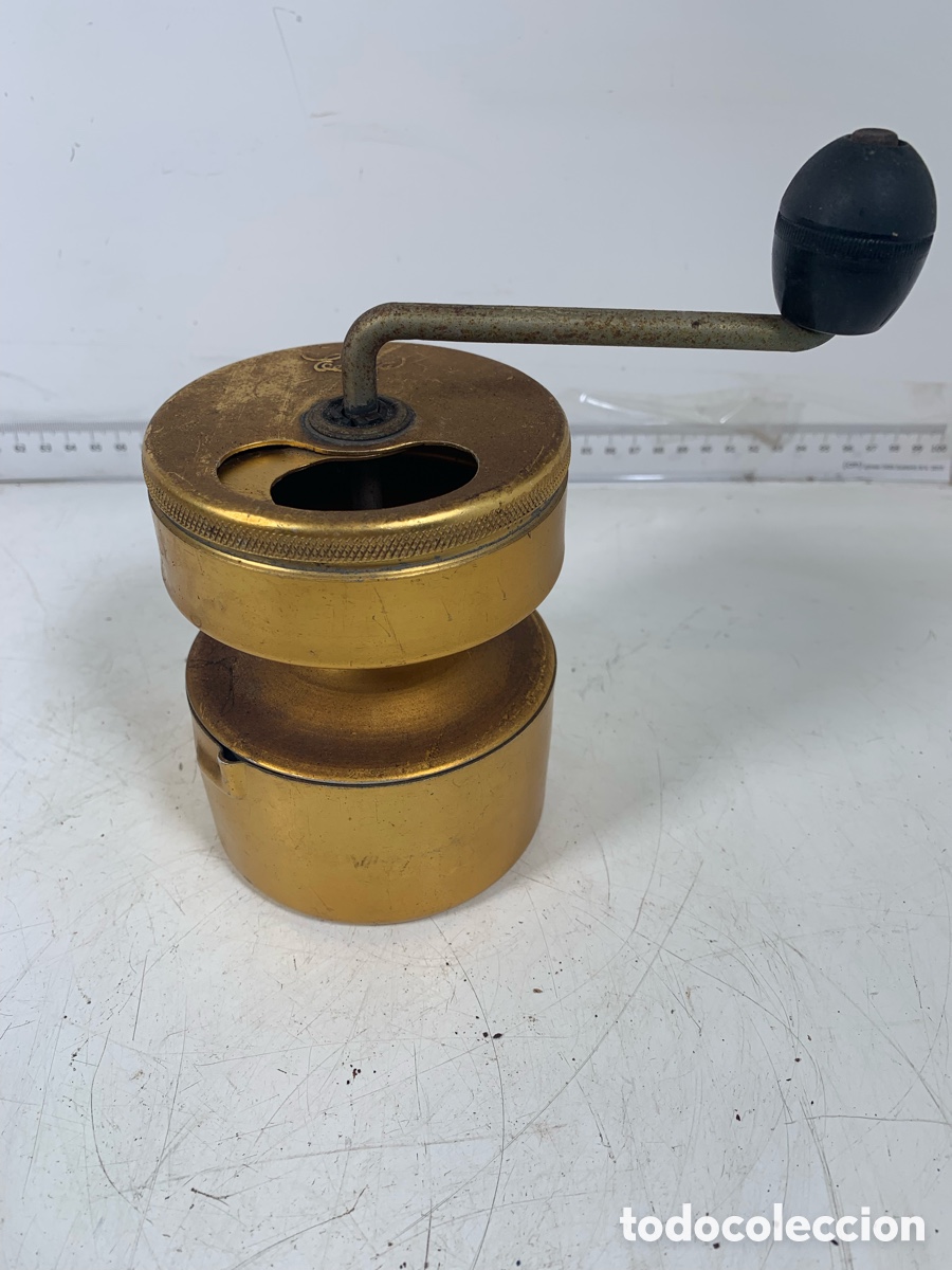 Oggetti Antichi: 01_ Molinillo de caf&eacute; de aluminio