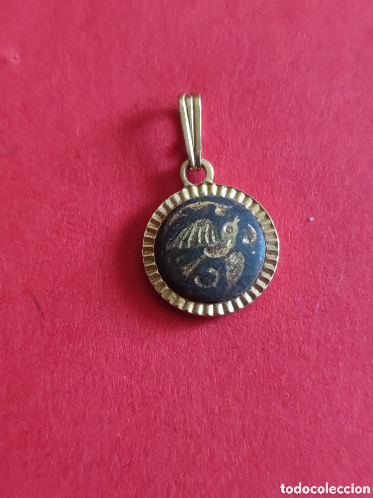 Antig&uuml;edades: Medalla color oro - Foto 1